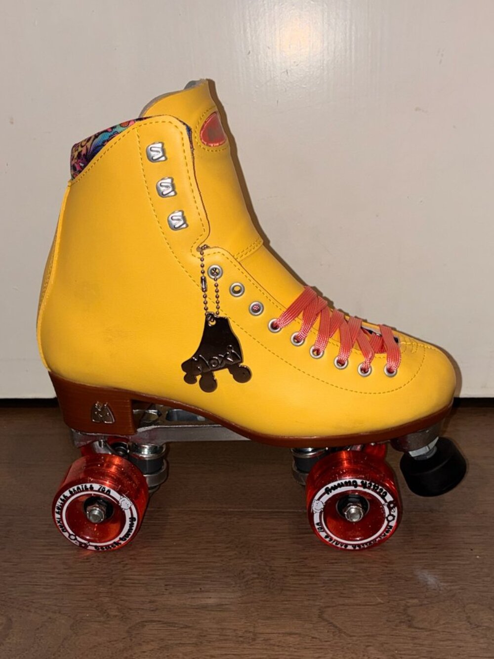 🛼 NEW Moxi Beach Bunny Roller Skates – Straw Lemon – Women's Size 7